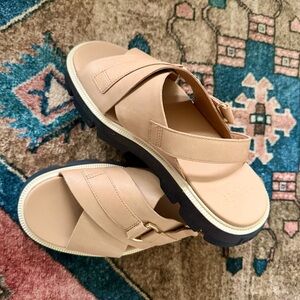 Sorel Beige Women’s Rein CB Crisscross Platform Sandals with Black Soles NWT